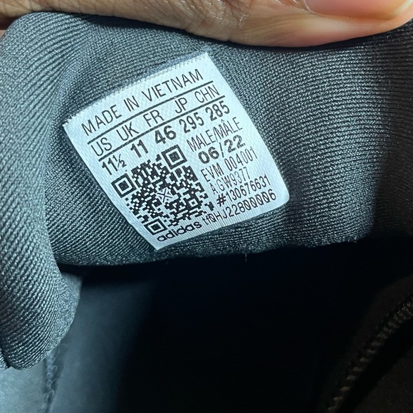 Men Adidas - Picture 6 of 6